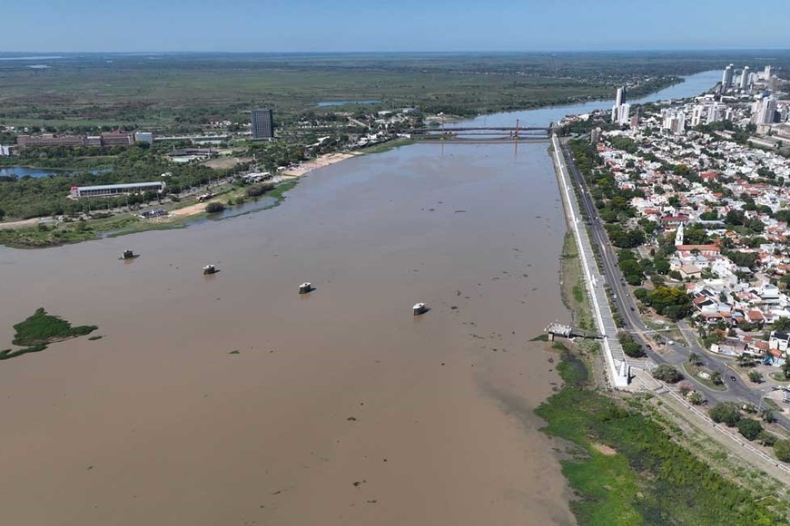El repunte del río Paraná se hace sentir en Santa Fe. Crédito: Fernando Nicola (drone)