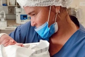 Nazarena Vélez pudo estar presente en el nacimiento de su nieto.