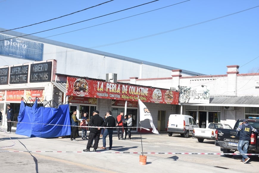 Kunz abordó a los liceístas en La Perla de Colastiné, donde asesinó al chofer de la trafic y obligó a uno de los menores a conducir por la RP1.  Crédito: Archivo/Luis Cetraro.