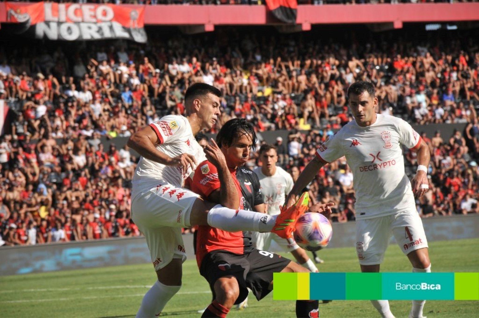 Colón empató 1 a 1 con Huracán en el Brigadier López.