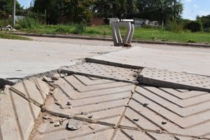 El deterioro de calle Menchaca.