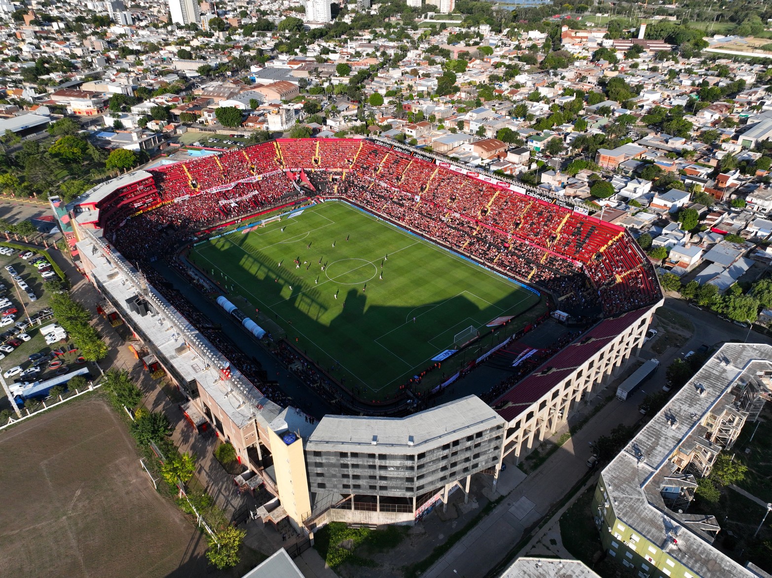 Con el debut de Pipo Gorosito, Colón empató en su cancha 1 a 1 con Huracán