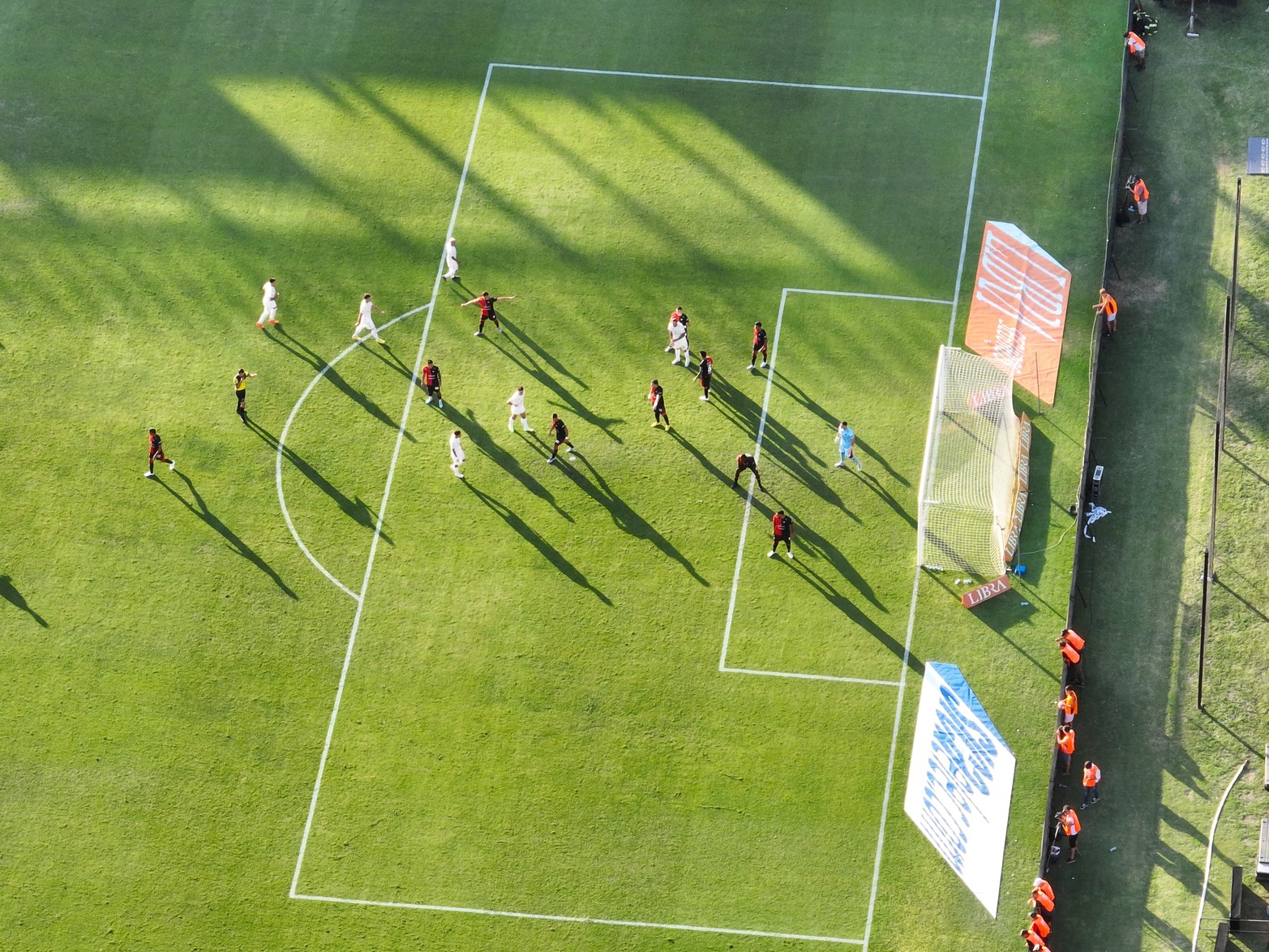 Con el debut de Pipo Gorosito, Colón empató en su cancha 1 a 1 con Huracán