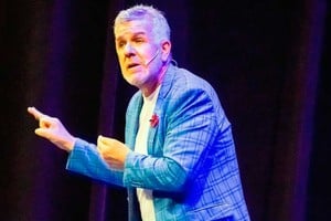 El humorista santafesino tendrá un nuevo programa en la televisión.