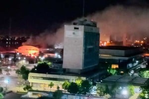 Imagen tomada desde un edificio céntrico mientras se producía el incendio.