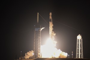 El lanzamiento se produjo desde el Centro Espacial Kennedy en Florida, según mostró la retransmisión en directo.