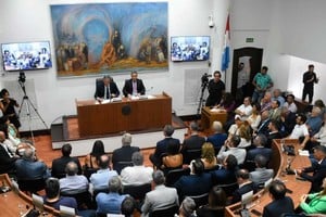 "Vamos a transformar el pago de una deuda histórica con la ciudad en un plan que dé soluciones reales", aseguró Jatón. Crédito: Mauricio Garín