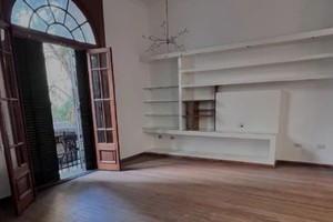 "Se convocó a inscribirse a familias de jóvenes con interés de ir, y viendo el grupo que lo solicitaba, la Comisión decidió buscar una casa, siendo la alquilada la adecuada para albergar entre 15 y 18 estudiantes”.