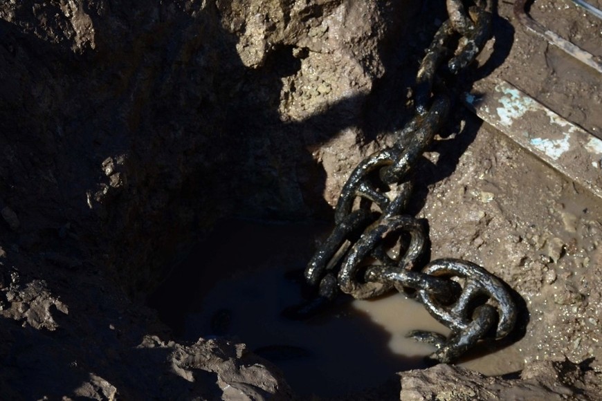 Villa Uría comentó que el hallazgo de un muerto de anclaje de las cadenas de la Vuelta de Obligado (batalla naval del año 1845) motivó a que se constituya el proyecto.