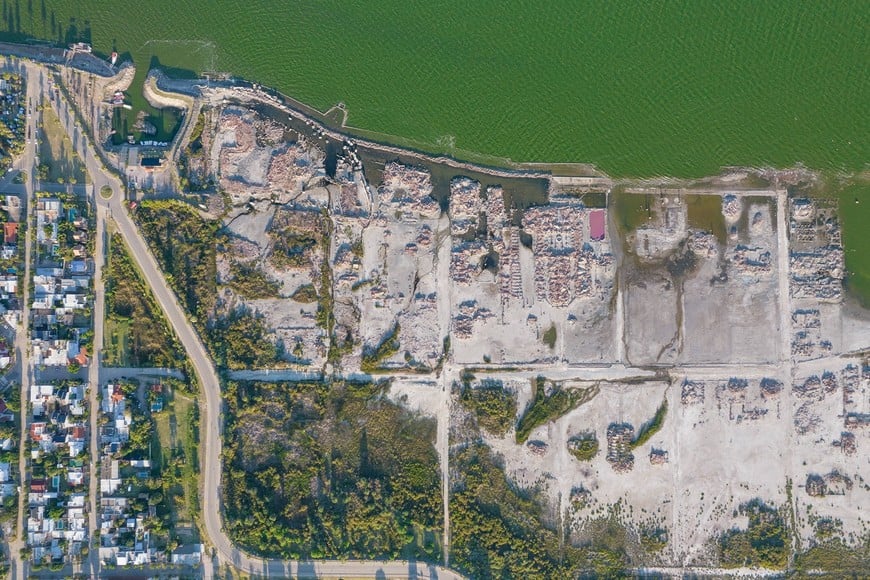 Vista aérea de sólo una parte de la ciudad arrasada. Crédito: Diego Dadone