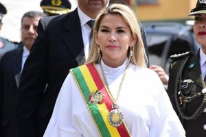 La ex presidenta del Estado Plurinacional de Bolivia afronta cargos por genocidio y asesinato en la masacre de Sacaba.