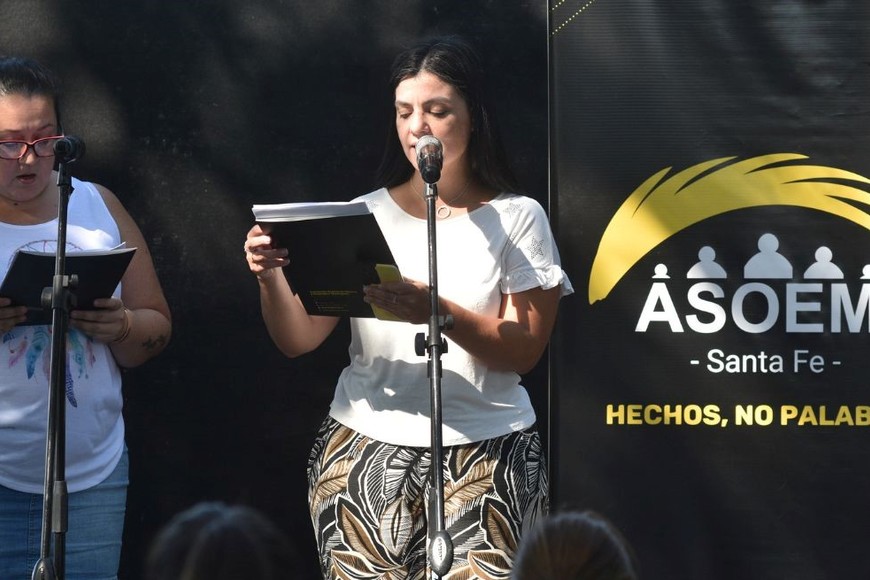 "Es una jornada para conmemorar, honrarnos y también asumir nuevos desafíos”, aseguró Marina Trevisan (derecha), Secretaria de Prensa de Asoem.  Crédito: Mauricio Garín.