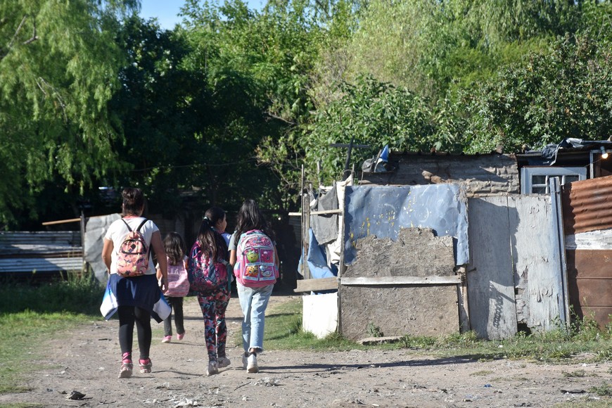 La zona a urbanizar está delimitada por un polígono conformado por calle Sin Nombre al norte, calle French al sur, Riobamba al este y Defensa al oeste.  Archivo.