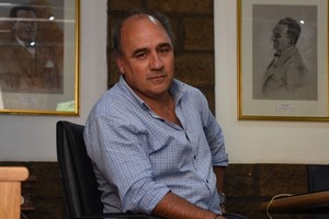 El director y productor rosarino Juan Pablo Buscarini debutó como showrunner con la miniserie “El grito de las Mariposas”