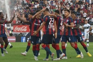 El festejo del "Cuervo". Crédito: Raúl Ferrari / Télam