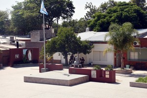 El hecho ocurrió cuando el menor participaba, junto a un grupo de compañeros, de un rezo colectivo en el patio de la institución. Crédito: Guillermo Di Salvatore
