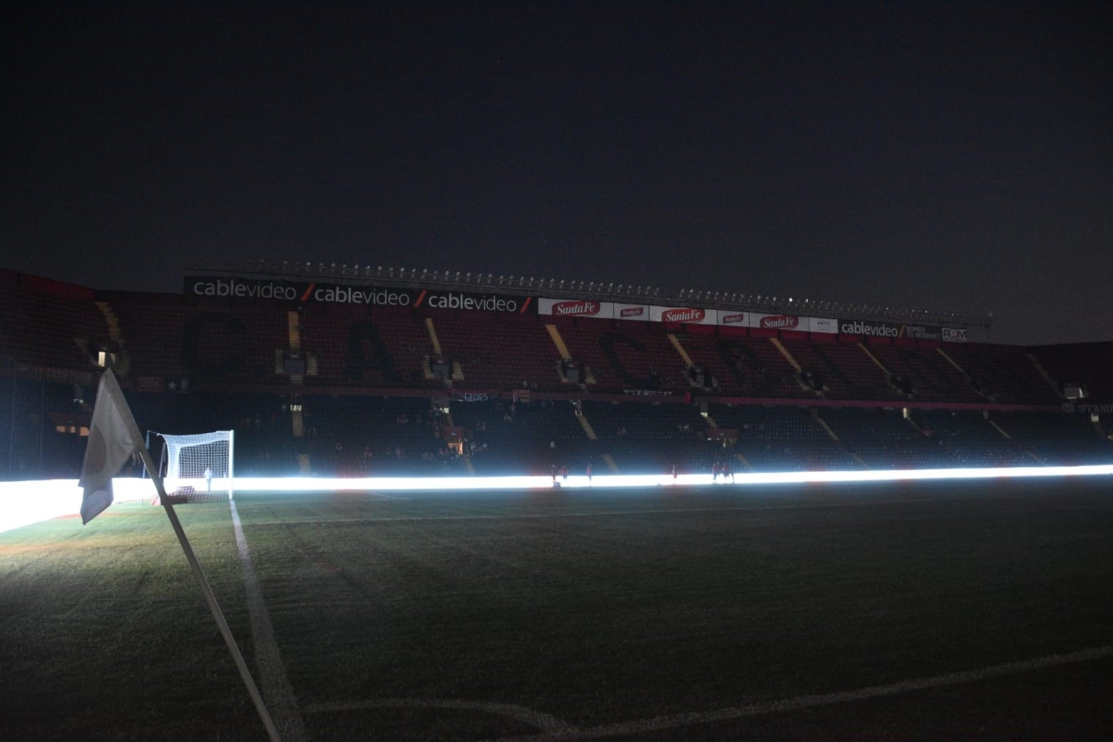 El Colón de Néstor Raúl Gorosito busca su primera alegría en el Cementerio de los Elefantes, desde las 21 de este lunes recibe al Newell's del "Gringo" Heinze.