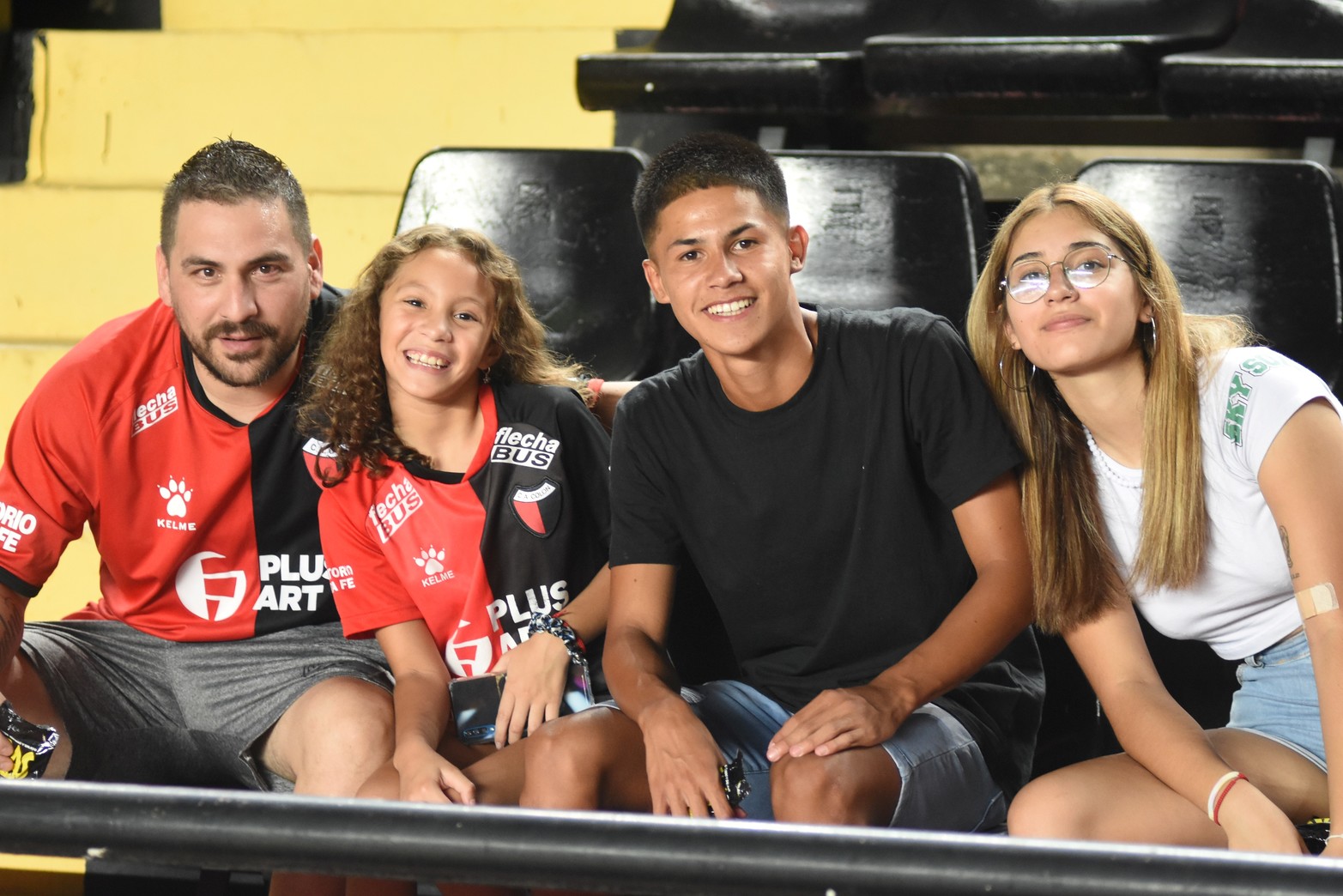 El Colón de Néstor Raúl Gorosito busca su primera alegría en el Cementerio de los Elefantes, desde las 21 de este lunes recibe al Newell's del "Gringo" Heinze.