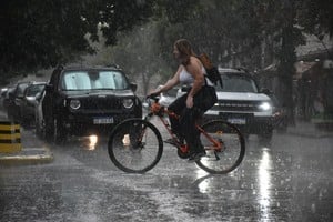 Se esperan lluvias intensas en cortos períodos, actividad eléctrica, ráfagas de viento y posible caída de granizo.