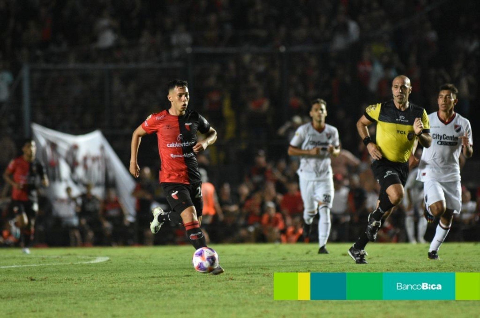 El sabalero sigue sin poder ganar en el torneo local.