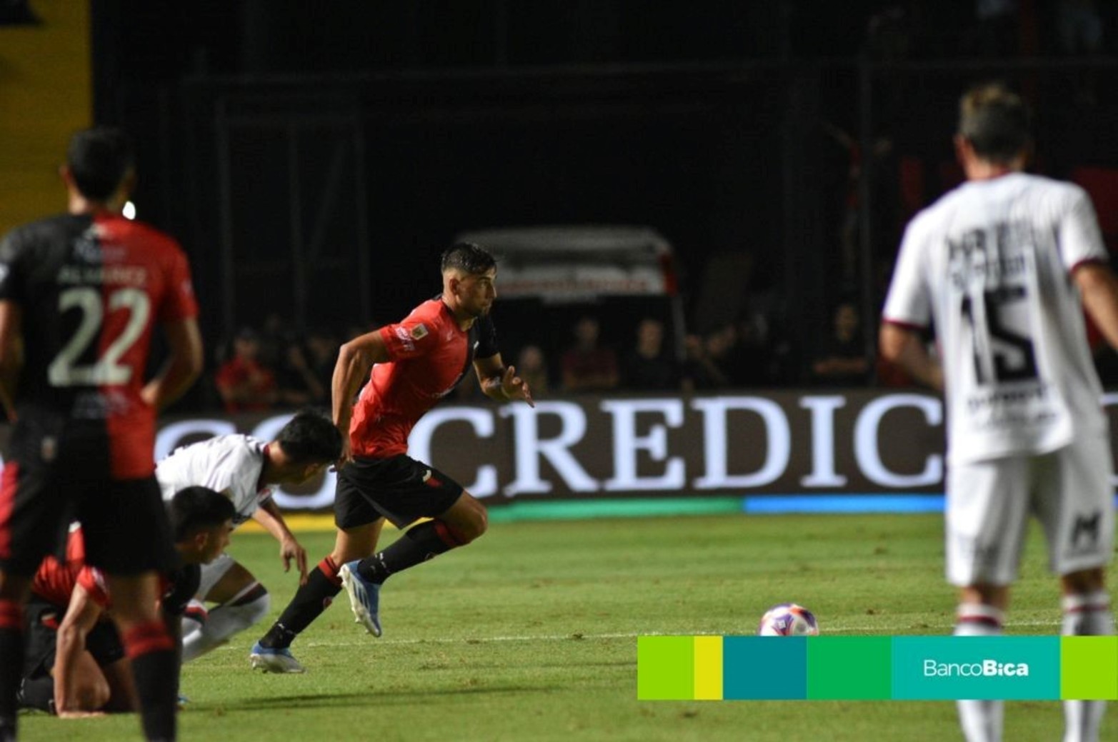 Pese a los cambios, el rojinegro santafesino no pudo romper la paridad.