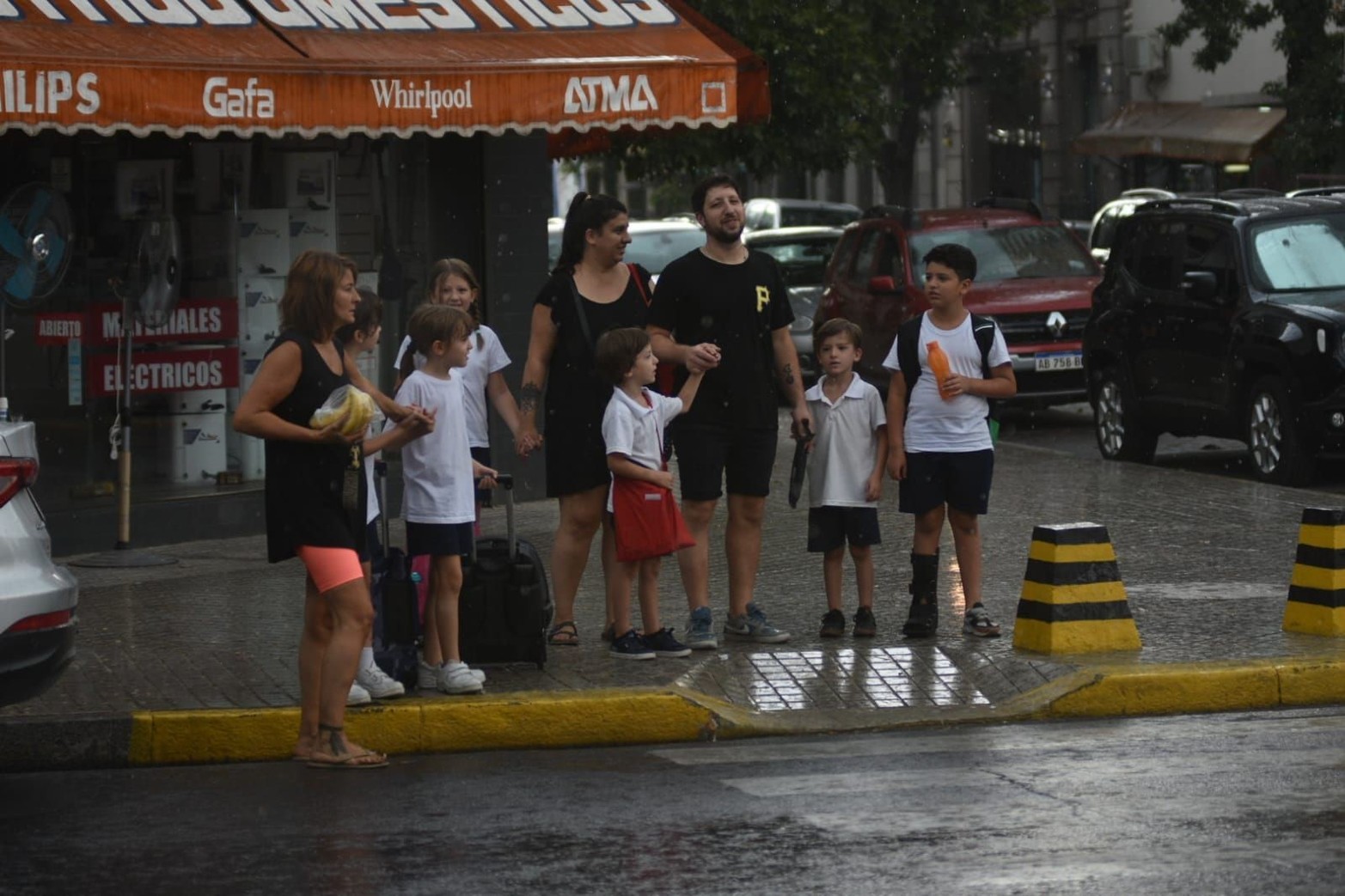 La lluvia sorprendió este mediodía