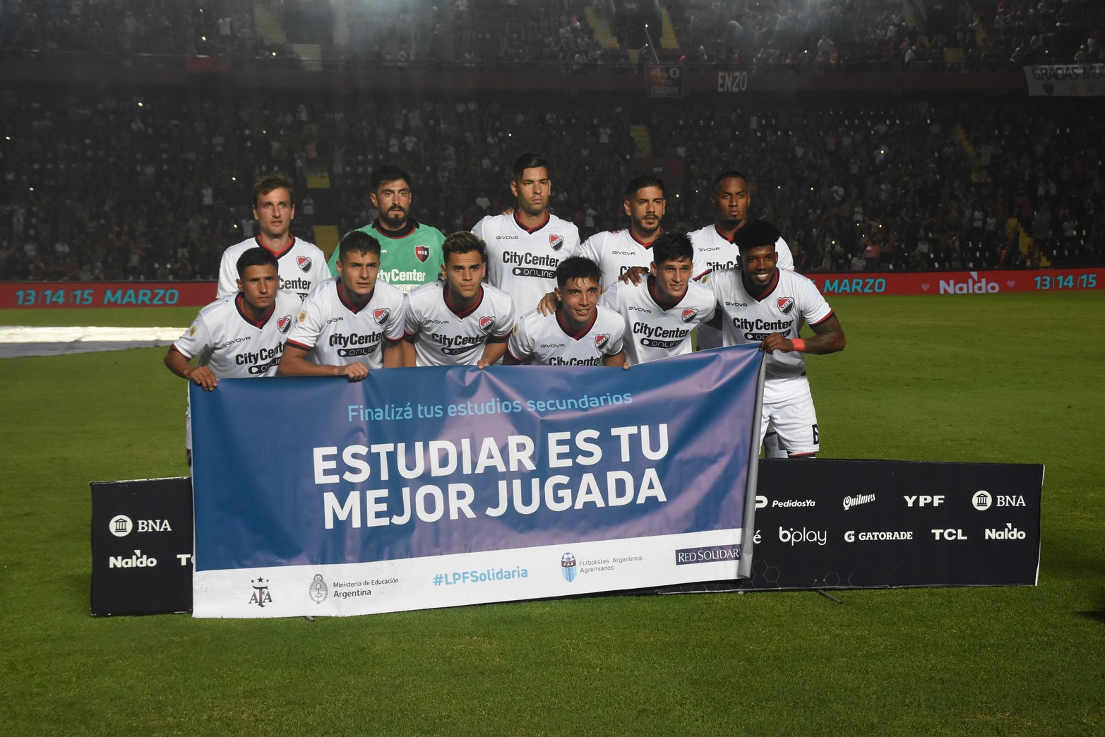 El once titular de Newell s. Colón empató con Newell´s 1 a 1 y sigue último en el torneo. Foto Mauricio Garín