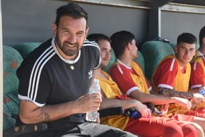 Leandro Burtovoy. El DT de Independiente dispone de todo el plantel para el partido destacado de la fecha 2. Foto: Luis Cetraro 