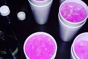 Se trata de un cóctel que surge de la mezcla de bebidas dulces con codeína.