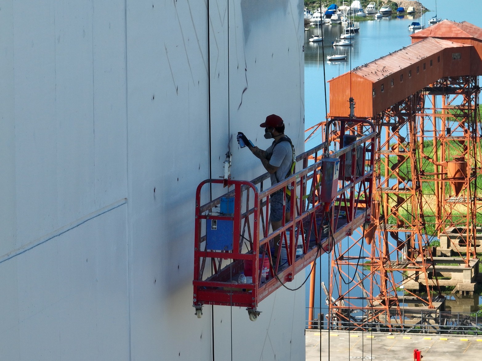 La obra de arte urbano estará a cargo de “Cobre”, el muralista santafesino que dejó su huella en importantes lugares del mundo.