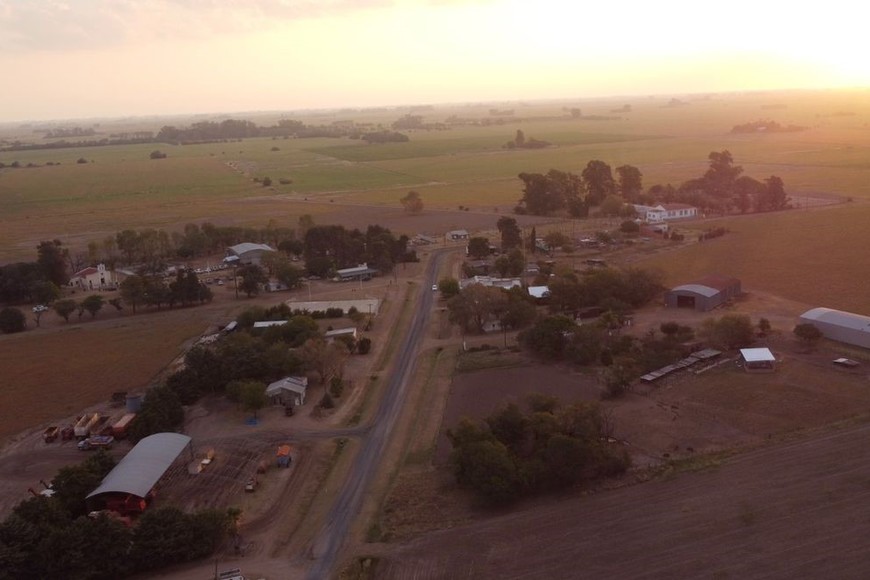 Costamagna junto a su equipo de trabajo, encabezó la inauguración de una obra histórica.