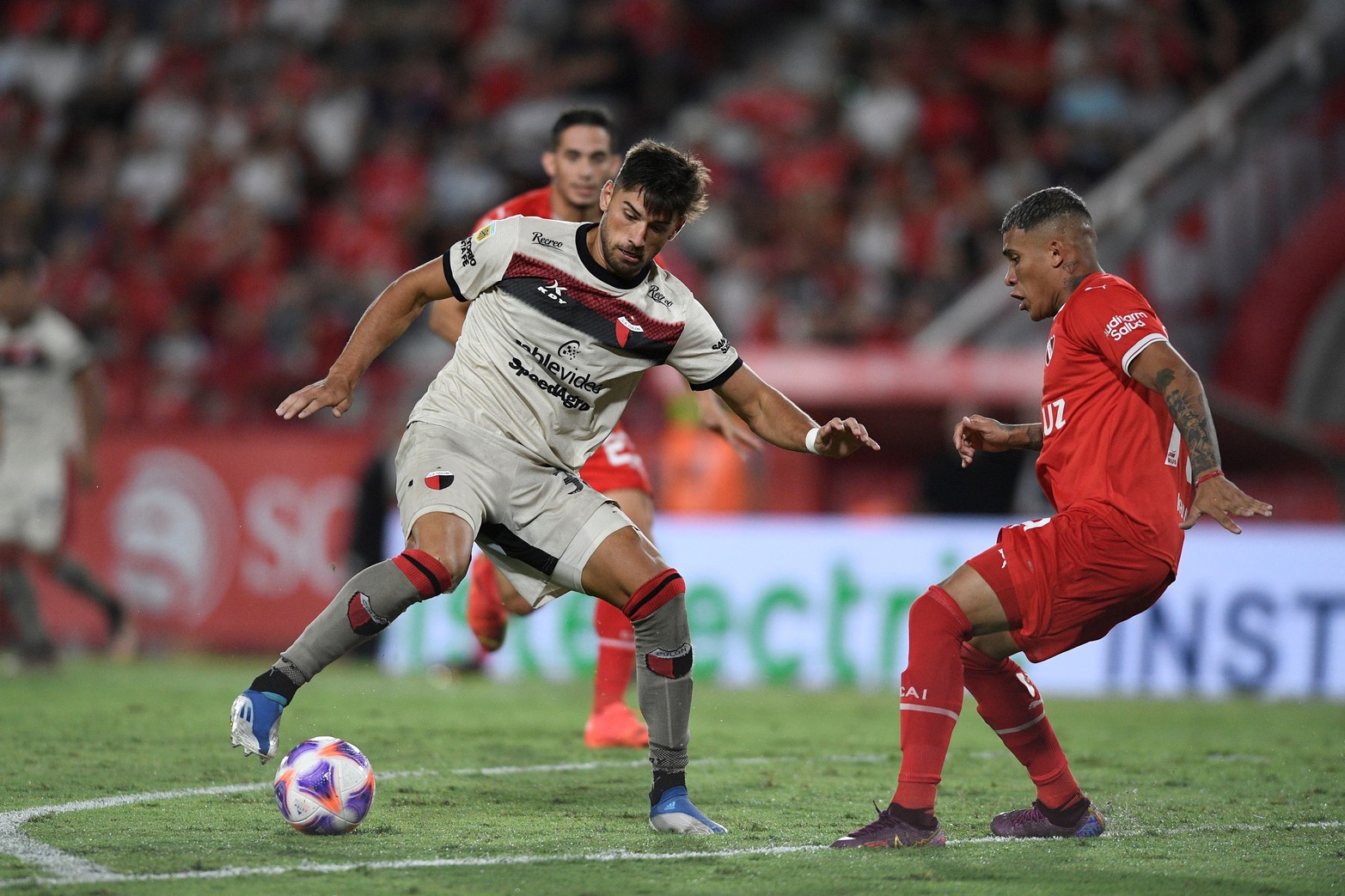 En su visita a Independiente, Colón rescató un empate