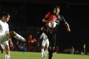 La última vez que se enfrentaron fue el 2 de agosto en el Brigadier López. Crédito: Manuel Fabatía / Archivo El Litoral