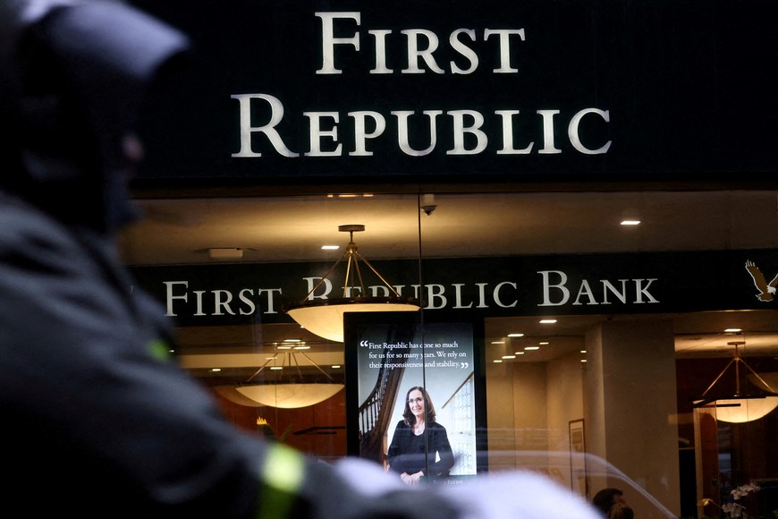 FILE PHOTO: A First Republic Bank branch is pictured in Midtown Manhattan in New York City, New York, U.S., March 13, 2023. REUTERS/Mike Segar/File Photo