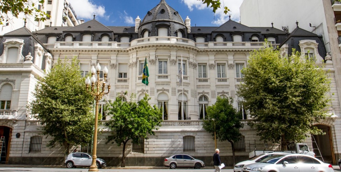 Buenos Aires: un hombre se atrincheró en el consulado de Brasil y fue detenido