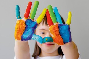 Hablar sobre el valor de las diferencias, la empatía, el planteo de formas de diseño universal, la inclusión y la convivencia.