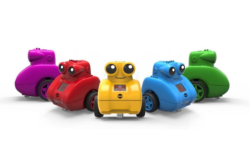Los robots fueron creados por la conocida empresa de juguetes Rasti, siguiendo una metodología pedagógica.
