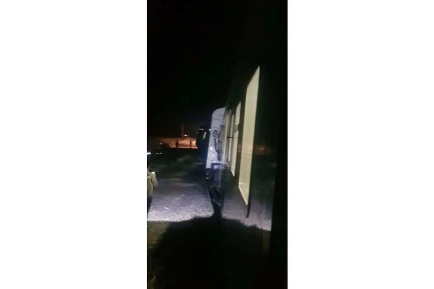 En el operativo de evacuación del pasaje intervino personal de Defensa Civil de Olavarría.