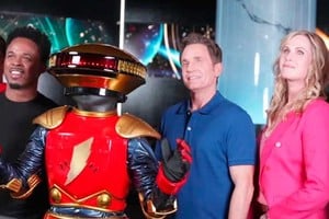 Los primeros protagonistas vuelven a ponerse el traje de Power Rangers.