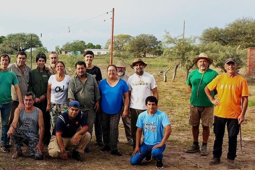 “Es un proyecto que viene de hace mucho tiempo, que estamos concretando de a poco, con la participación de 14 escultores, y 8 obras que representan a dinosaurios y mamíferos de la era de hielo, antiguos habitantes de estas tierras y el suelo argentino”, manifestó la presidenta comunal Patricia Arber.