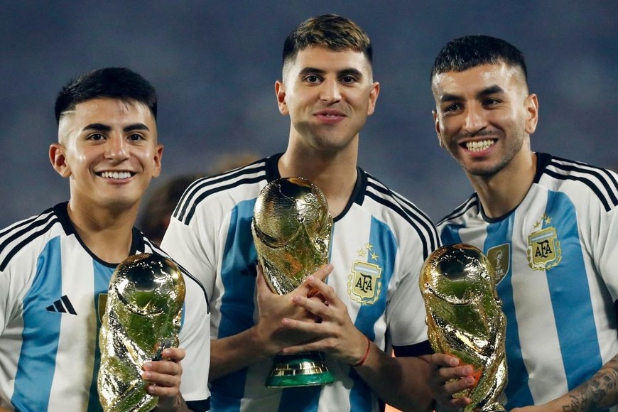 Thiago Almada, Exequiel Palacios y Ángel Correa. Presente y futuro de la selección. Crédito: Reuters.