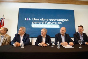 Acto de apertura de ofertas para la ejecución del Acueducto Biprovincial, Etapa I, Coronda - San Francisco, Bloque A. Créditos: Gentileza Gobierno de Santa Fe