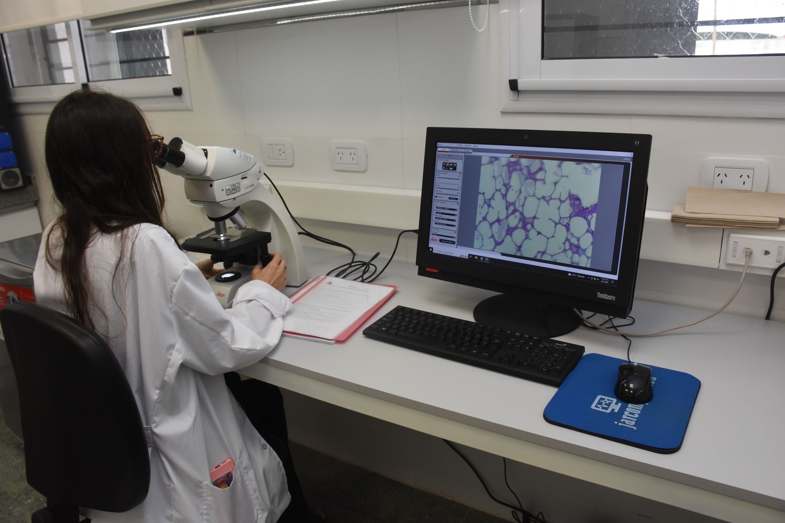 Inauguraron el Laboratorio Químico Forense del MPA. La obra supuso una inversión de 30 millones de pesos, y 150 mil dólares en equipamiento. El fiscal Jorge Baclini destacó que permitirá concentrar todas las pericias forenses que hoy se derivan a Rosario. Funcionará en Recreo, en el ex Liceo Militar.