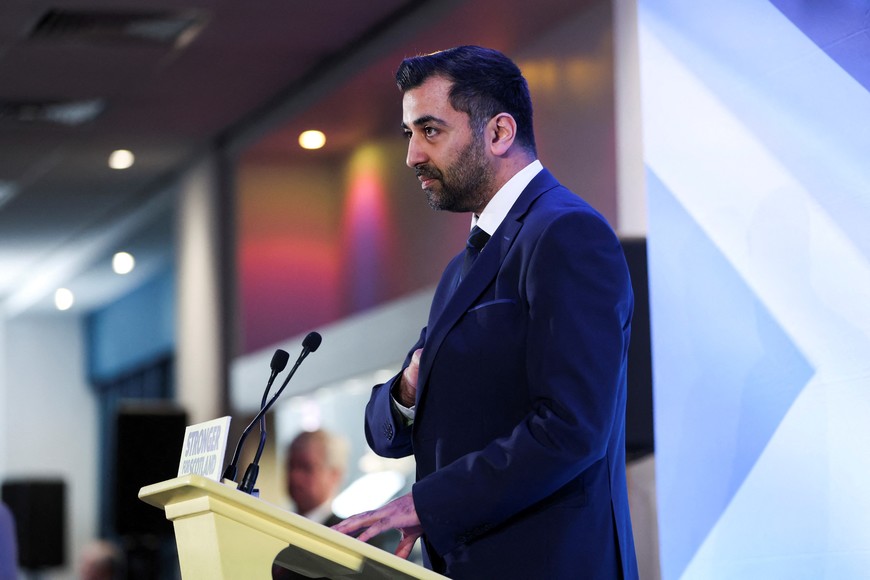 Humza Yousaf tras ser elegido presidente del partido. Crédito: Russell Cheyne / Reuters