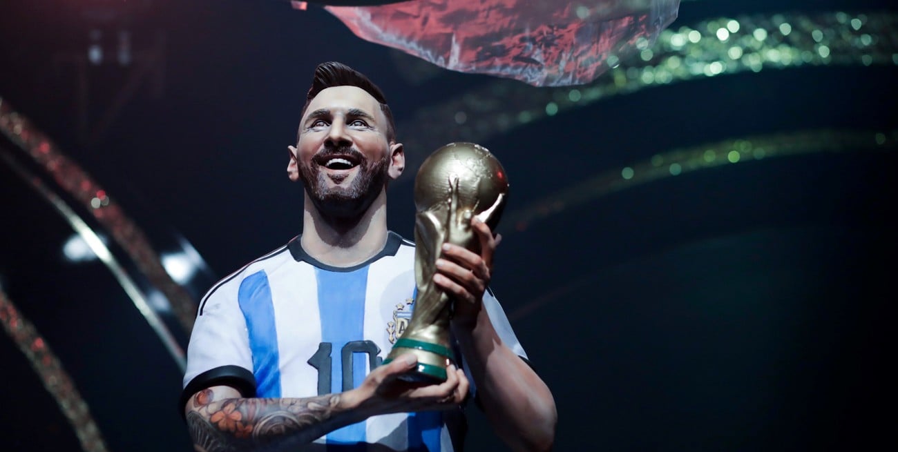 "En el mundo no hay una estatua así de Lionel Messi"