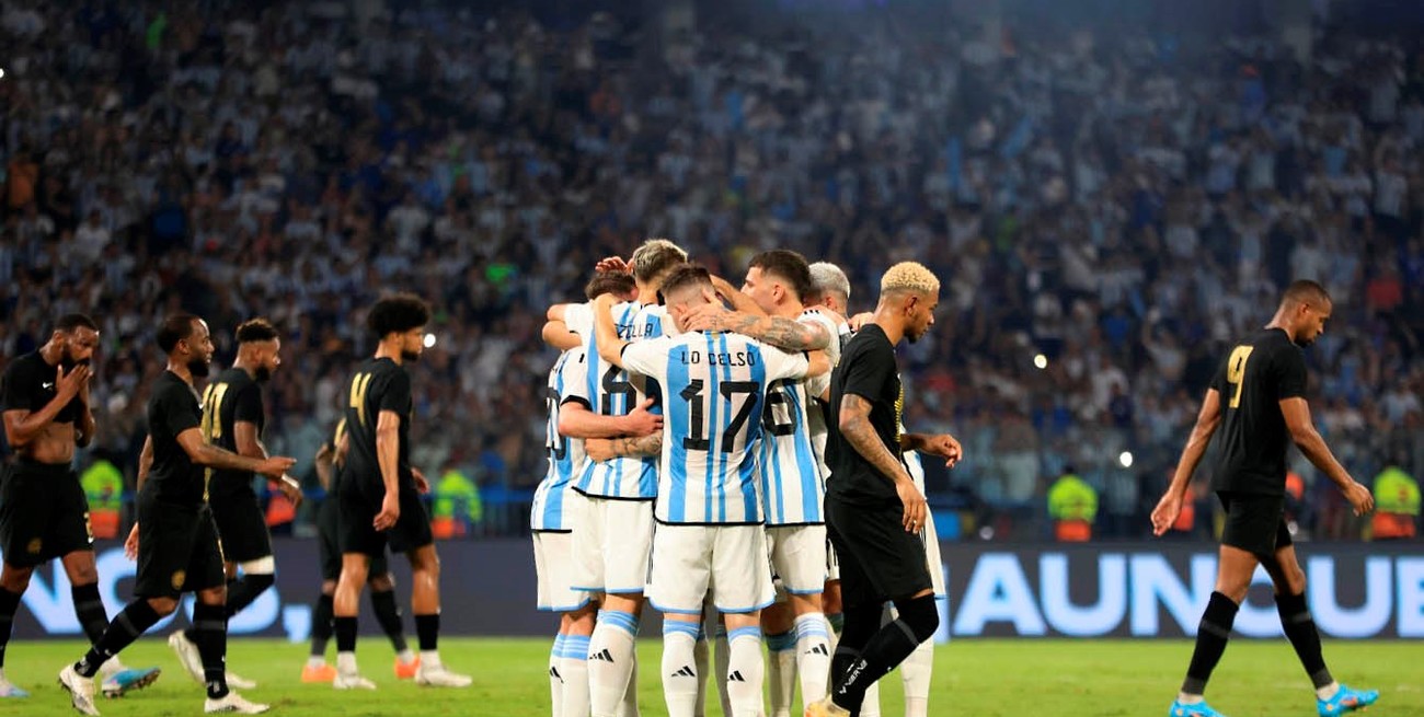 Argentina se lució y marcó un contundente 7-0 en el Madre de Ciudades