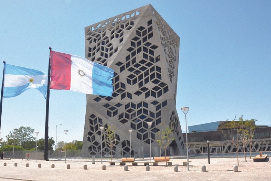 Centro Cívico de Córdoba, uno de los más llamativos del país por su estructura.