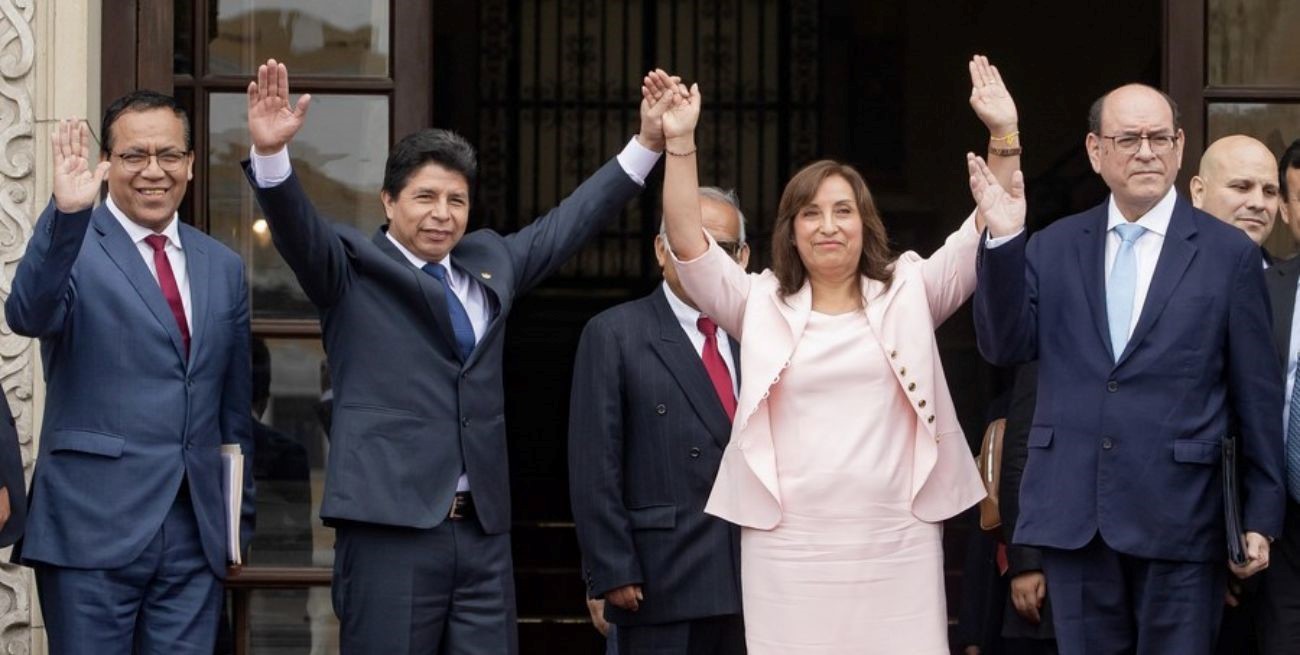 La Fiscalía de Perú investigará a Boluarte y Castillo por lavado de activos