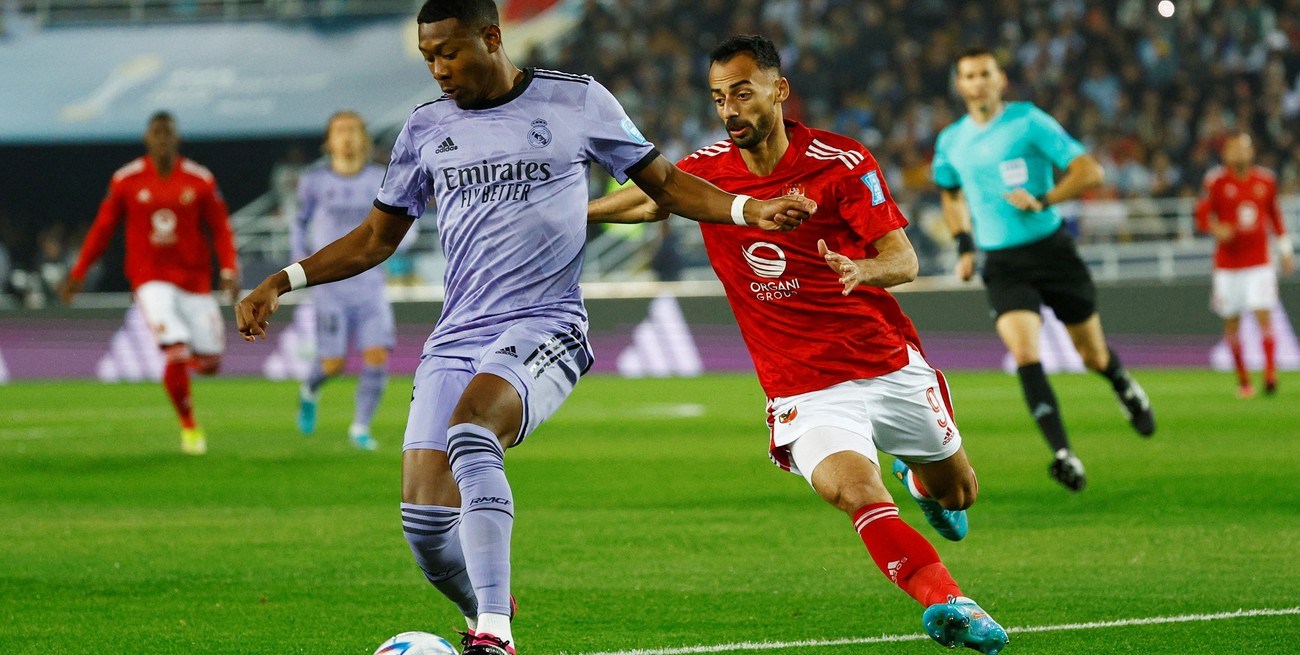 Soccer Football - FIFA Club World Cup - Semi Final - Al Ahly v Real Madrid - Prince Moulay Abdellah Stadium, Rabat, Morocco - February 8, 2023
Real Madrid's David Alaba in action with Al Ahly's Ahmed Radwan REUTERS/Susana Vera