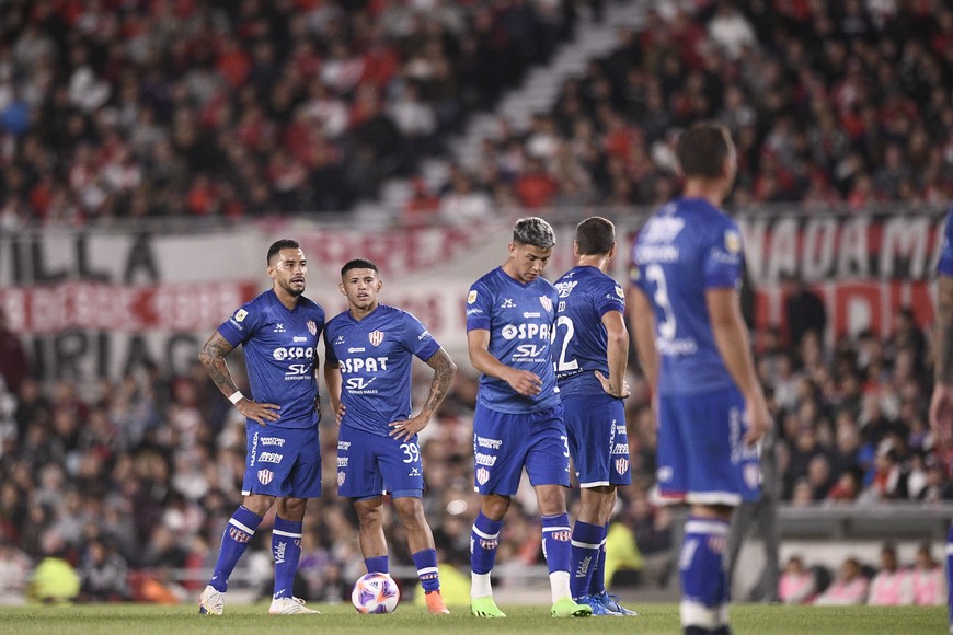 Mosset no podrá contar con Machuca, expulsado ante River. Crédito: Matías Nápoli